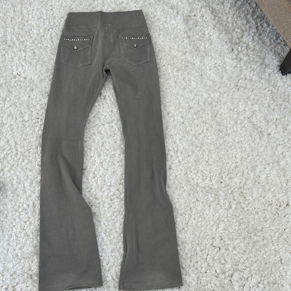 Phanuel Charcoal Flare Women's Yoga Panta